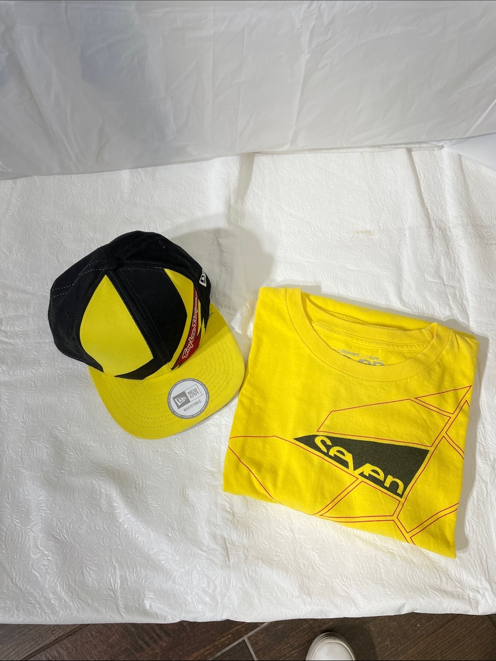 Seven7 Yellow Graphic Short Sleeve Tee with Black & Yellow Cap Troy Lee Motorspo